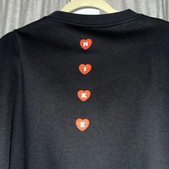 Nike Women’s Crewneck. - Picture 4 of 4